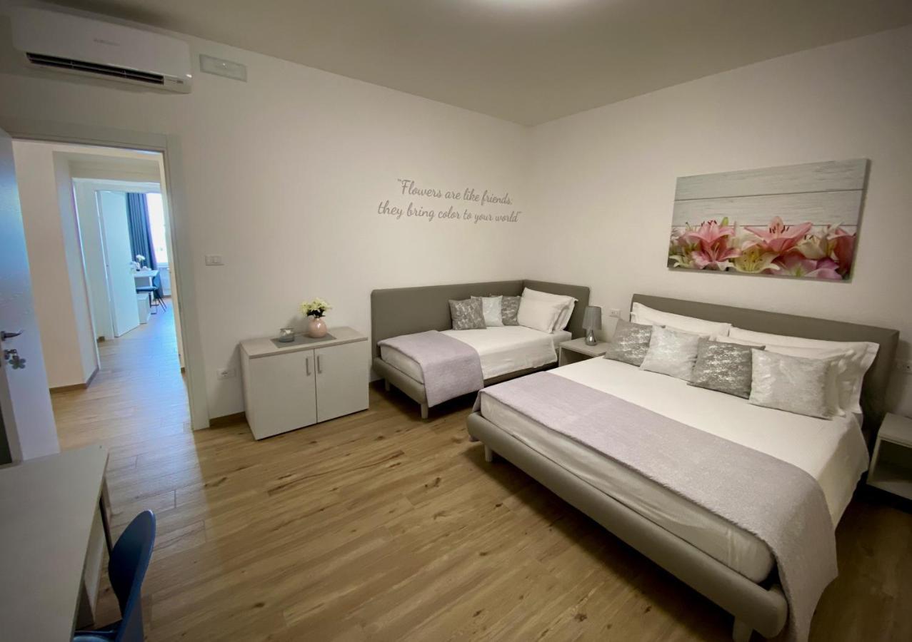 Five Flowers Guest House Trieste Bagian luar foto