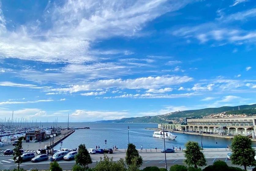 Five Flowers Guest House Trieste Bagian luar foto