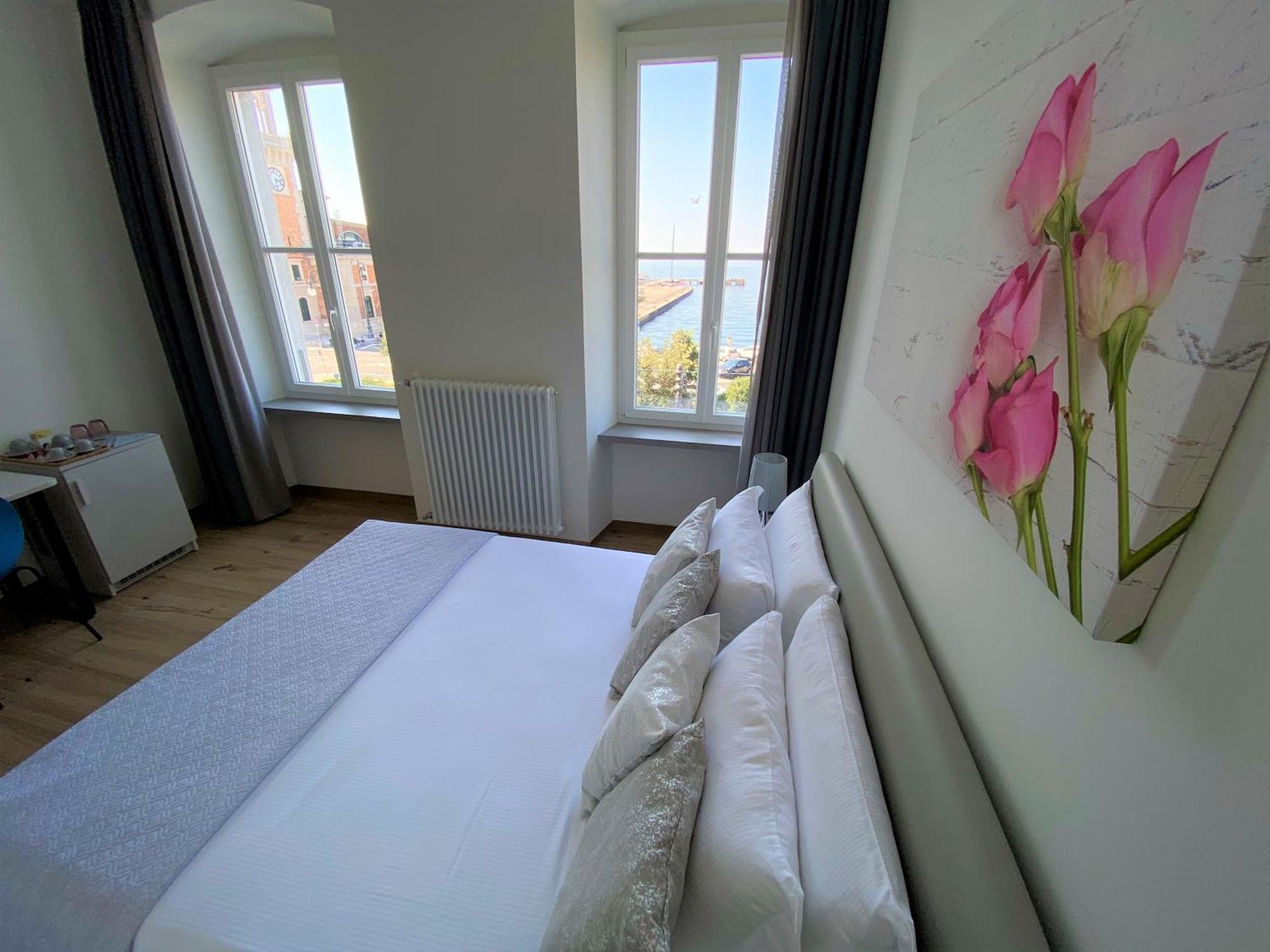 Five Flowers Guest House Trieste Bagian luar foto
